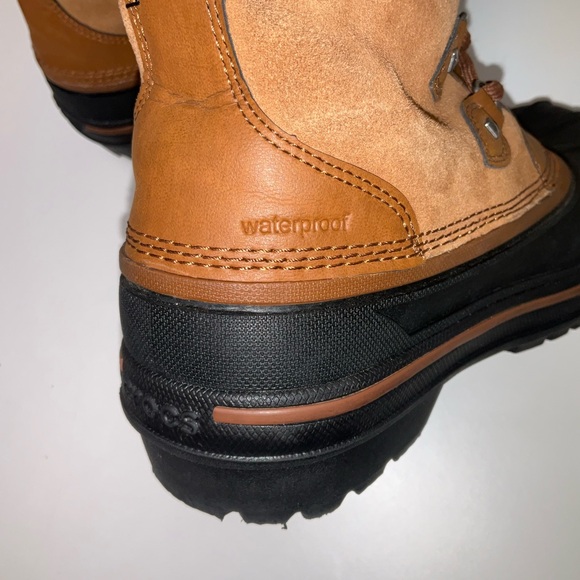 CROCS AllCast II Luxe Snow Boots with shearling at the collar - Picture 10 of 16